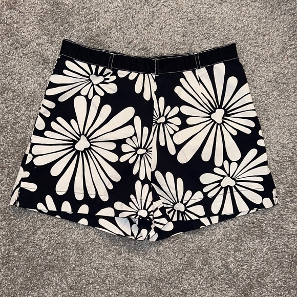 Spiegel Pants - high waisted floral shorts